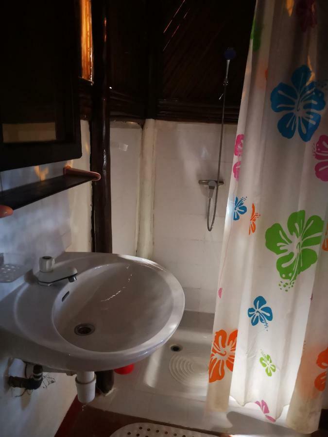 Chez Alex Panzió Nosy-Be Kültér fotó